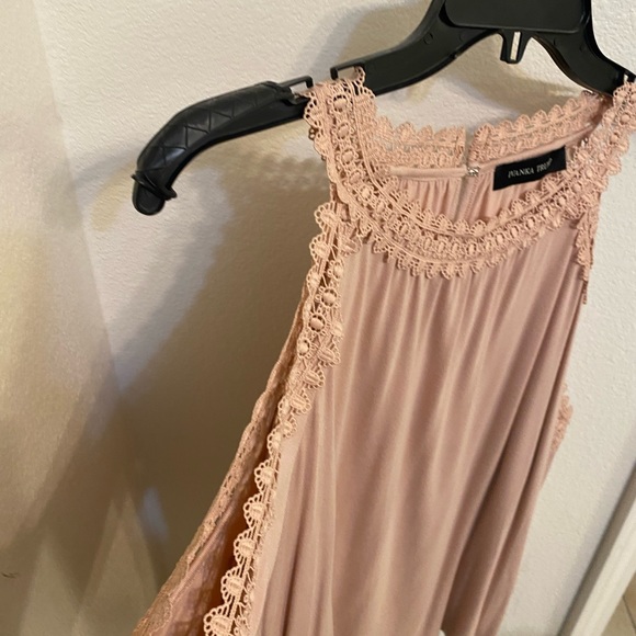 Ivanka Trump size medium - Picture 2 of 3